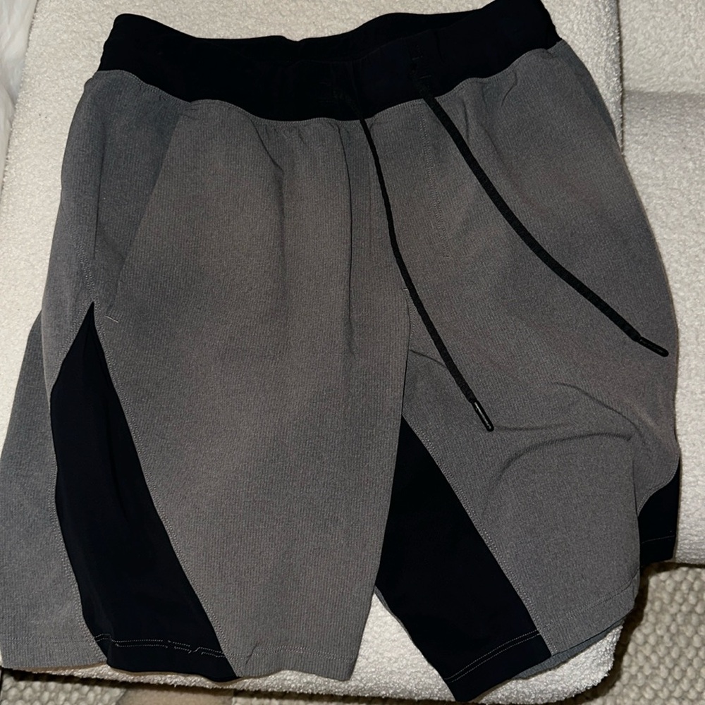 Lululemon shorts Size M